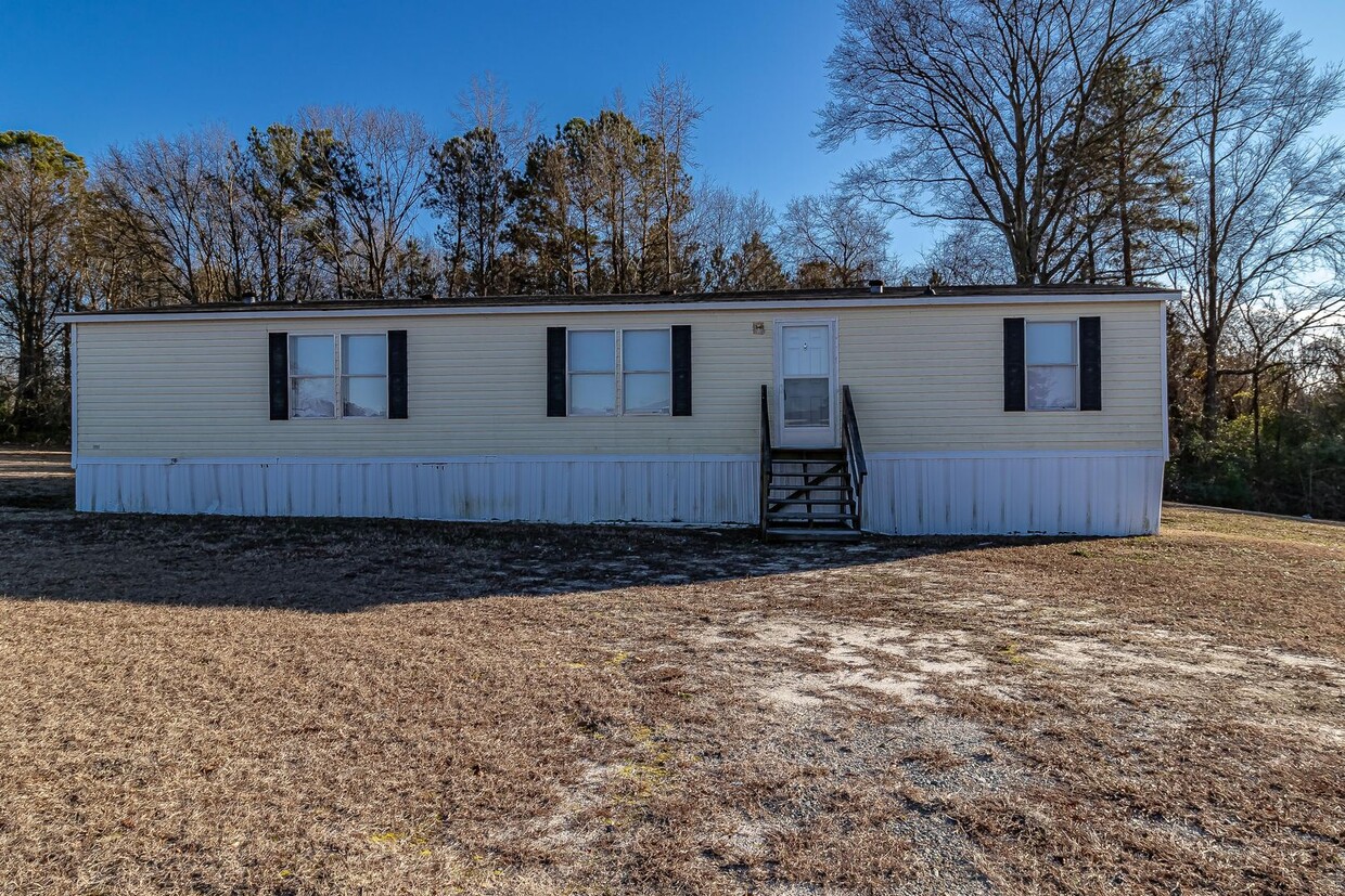 Foto principal - Renovated Mobile Home in Pikeville - 3 BR ...