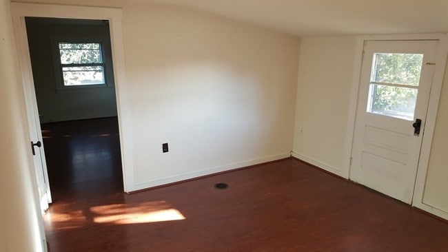 Building Photo - 87 Cherry Alley