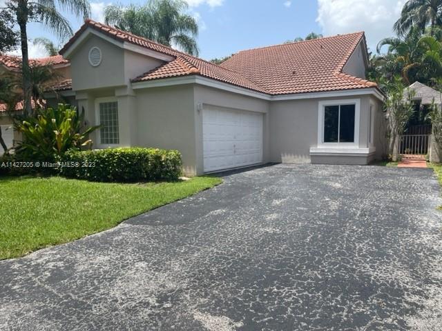 Foto principal - 10111 NW 5th St