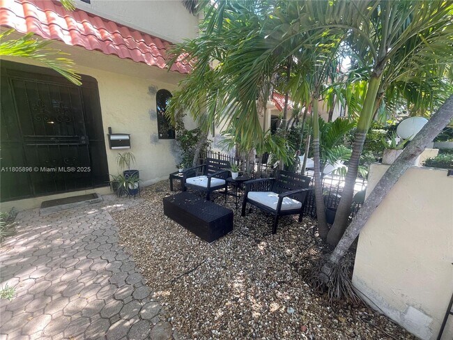 Foto del edificio - 1551 NE 105th St