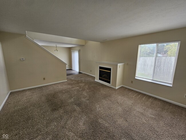 Building Photo - 4650 Falcon Run Way