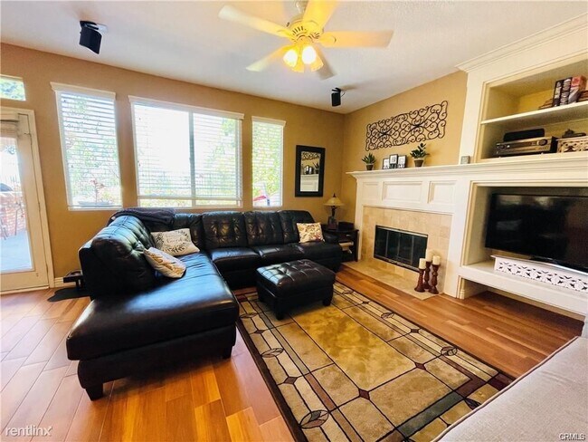 Building Photo - 4 br, 3 bath House - 27735 Rosebud Way