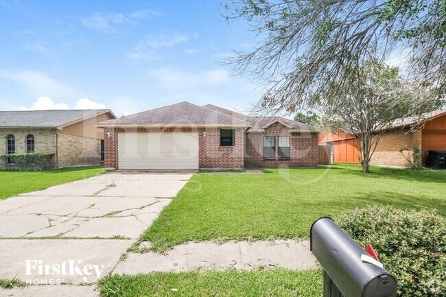Building Photo - 15615 Fall Briar Dr