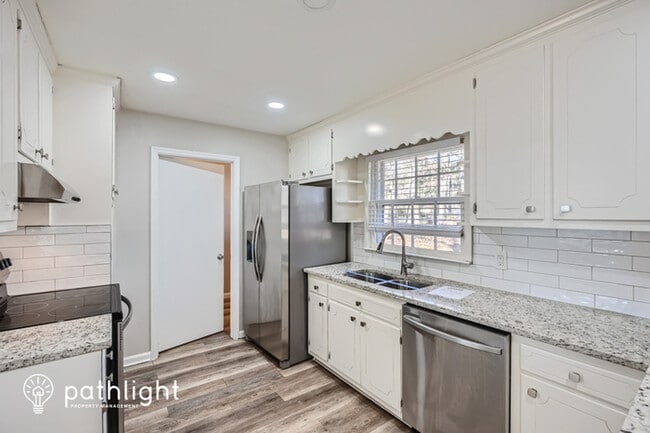 Building Photo - 2732 Elkhorn Dr, Decatur, GA, 30034