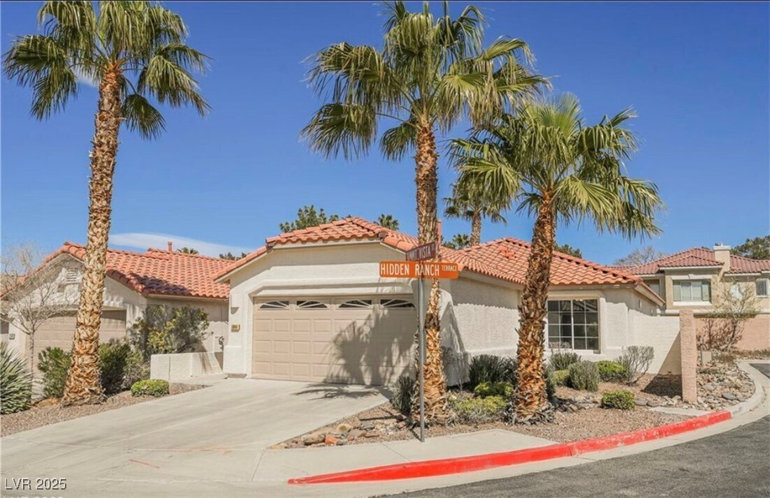 Primary Photo - 250 Summit Vista St