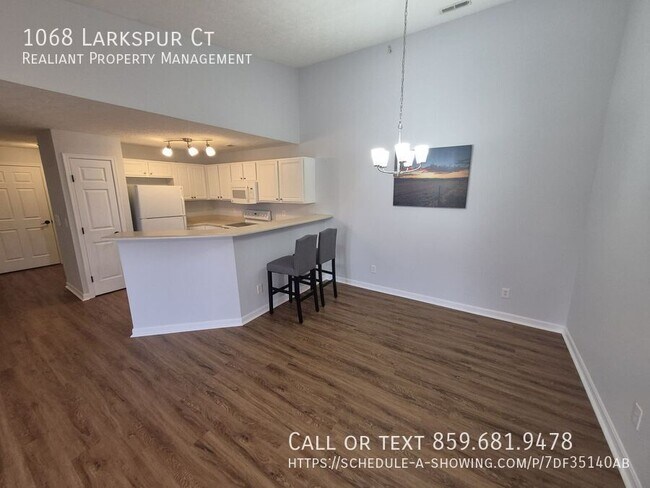 Foto del edificio - 1068 Larkspur Ct