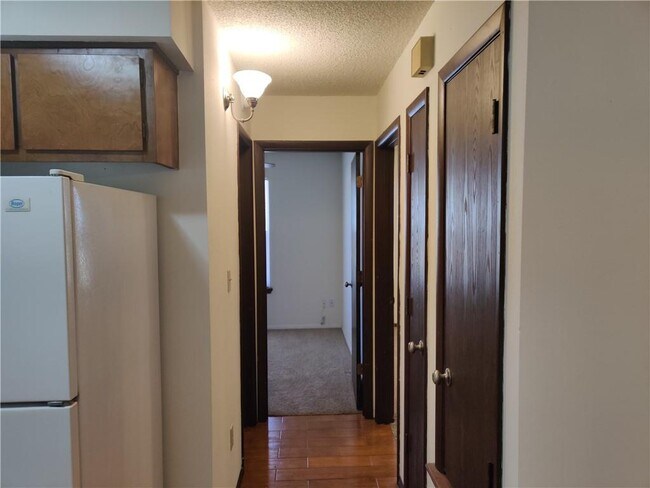 Foto del edificio - 2366 N Raven Ln