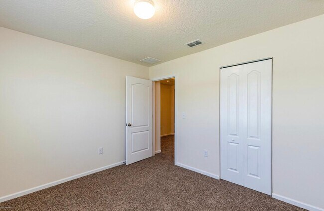Building Photo - 32 Del Mar Cir
