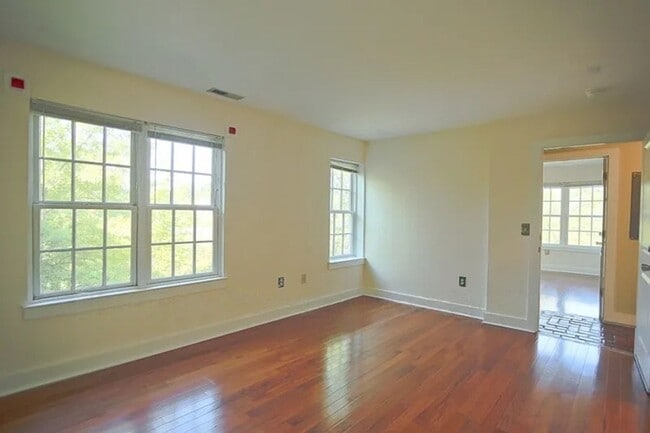 Building Photo - 419 17th St NW