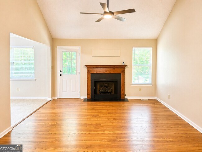 Foto del edificio - 217 Briarpatch Ct