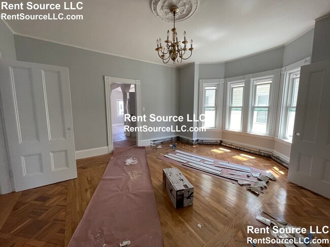 Building Photo - 375 Medford St
