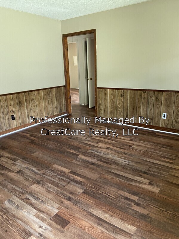 Building Photo - 116 Eastlawn Dr