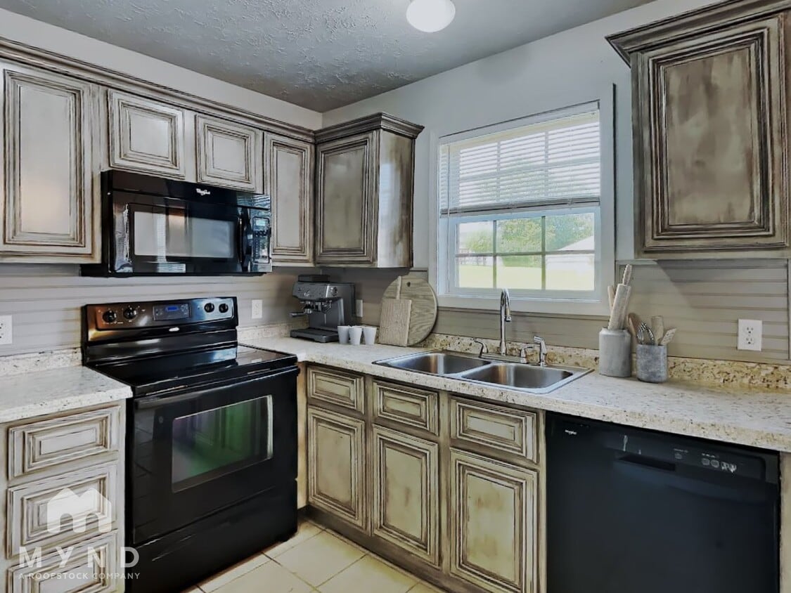 Primary Photo - 5635 S Farm Rd 145