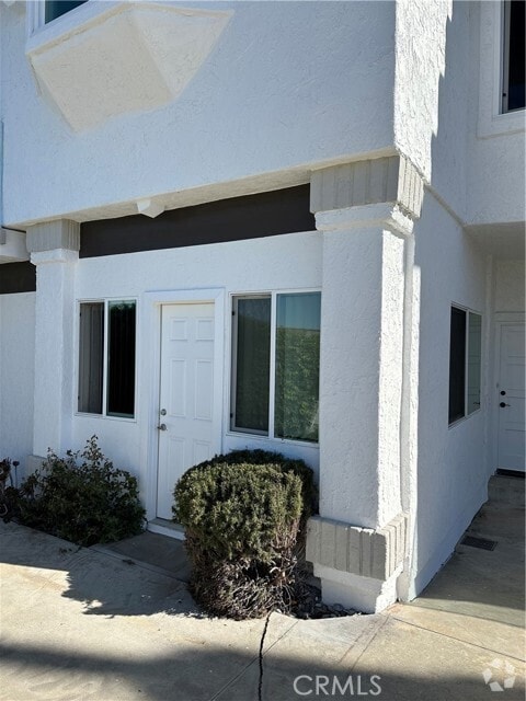 Building Photo - 33536 Valle Rd
