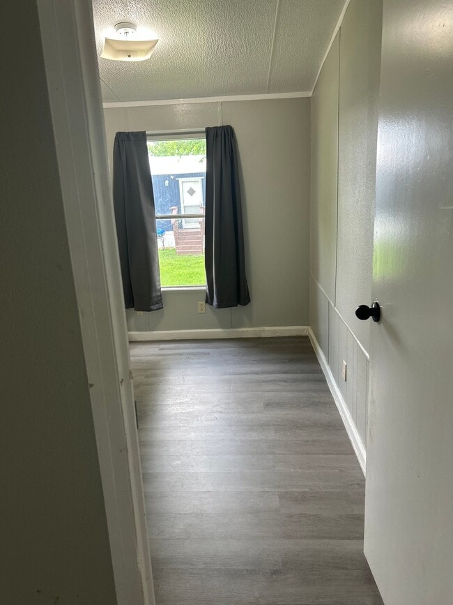 Foto del edificio - 4329 W Park Row Blvd