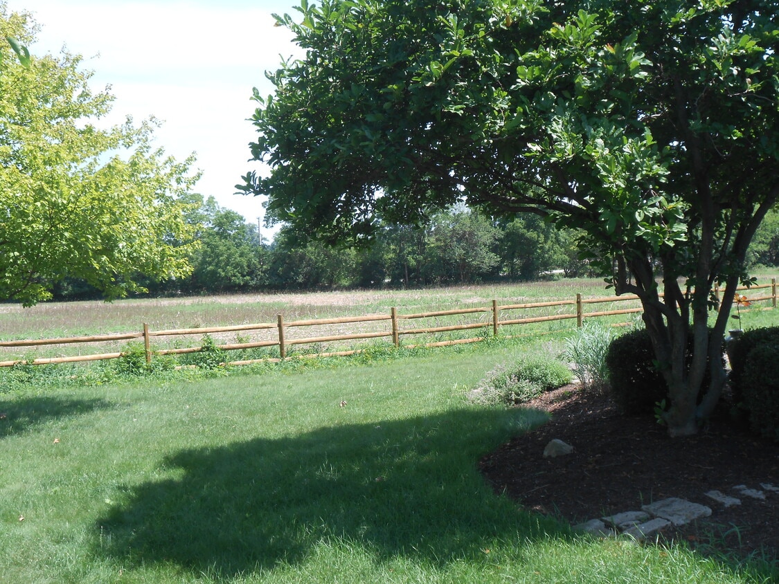Primary Photo - 8006 Caraway Ave