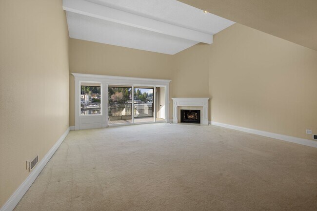 Foto del edificio - 2bd/1.75ba Bellevue Condo