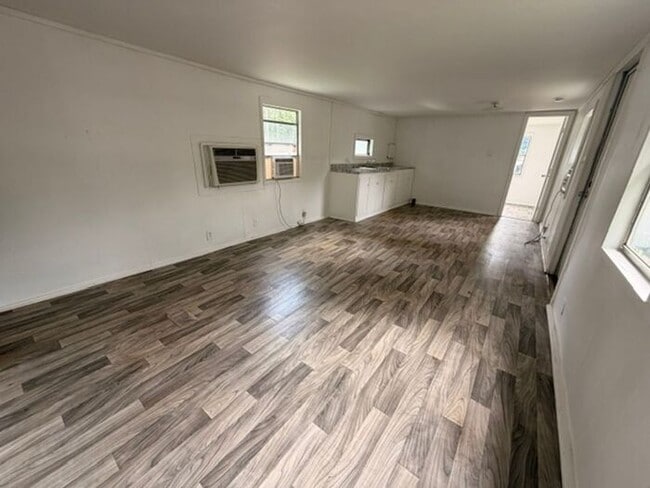 Cute 2 Bed in Greenville! - Cute 2 Bed in Greenville! House