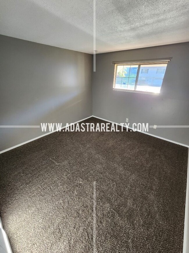 Foto del edificio - Awesome 2 Bedroom Duplex in Overland Park-Coming SOON!!