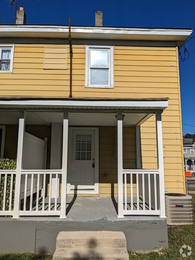 Building Photo - 162 S Main St