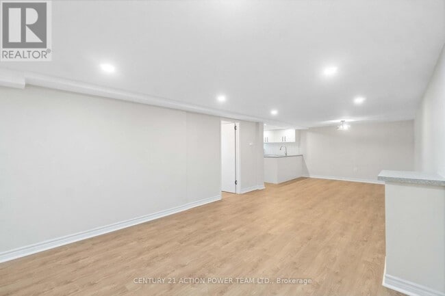 Building Photo - 1493 Mariette St