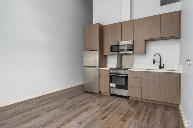 1BR, 1BA - 625SF - Kitchen - Lux Lofts
