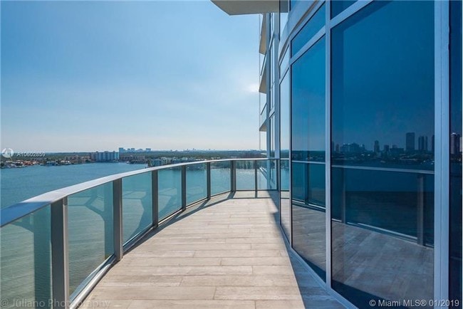 Foto del edificio - 17111 Biscayne Blvd