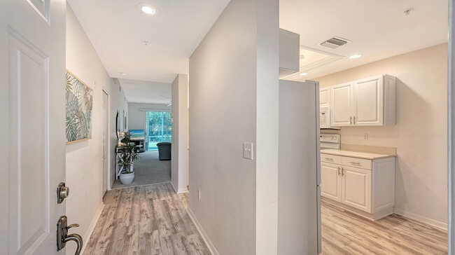 Building Photo - 8750 Olde Hickory Ave