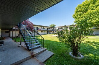 Building Photo - 2174 S 300 E