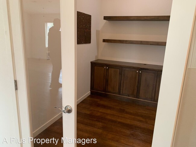 Building Photo - 3 br, 2 bath House - 545 W Ashworth Lane