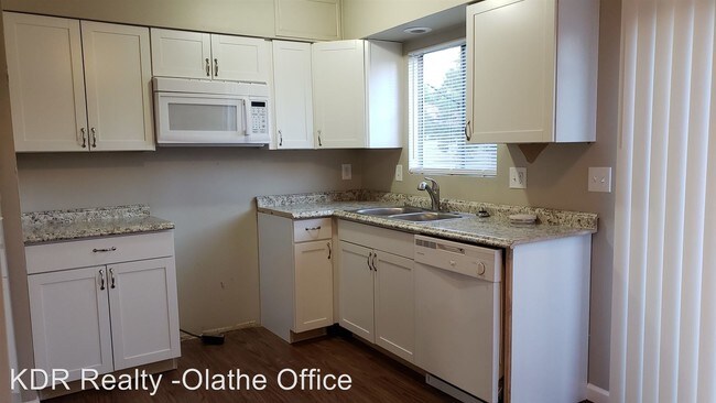 Foto del edificio - 9437-9443 Nieman Rd