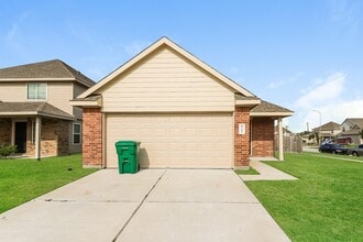 Building Photo - 8702 J C Oaks Cir