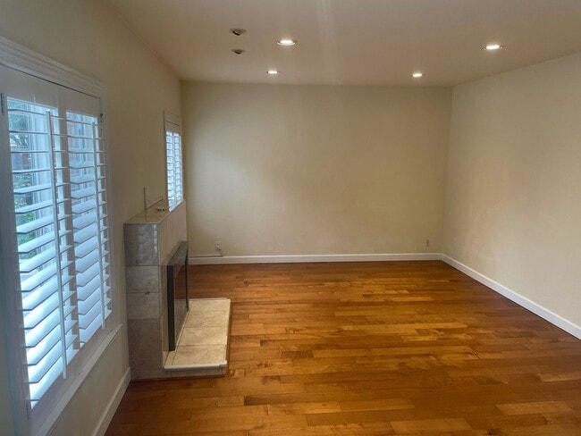 Building Photo - SAN JOSE - Well Maintained Home In Desirab...