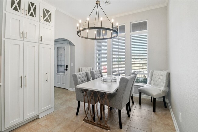 Building Photo - 4 NE Dawn Hills Dr