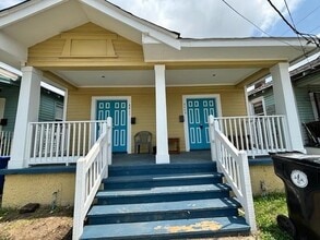 Building Photo - 8409 Apple St