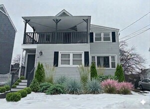 Building Photo - 85 Cosey Beach Rd