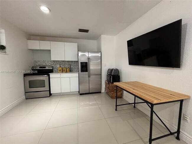 Foto del edificio - 10900 NW 24th St