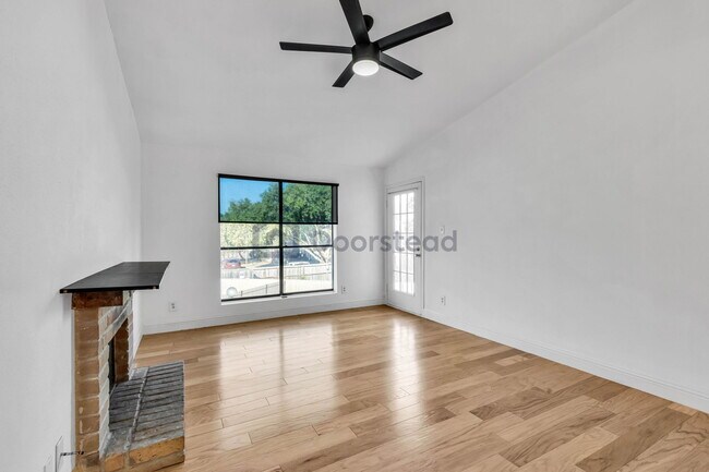 Building Photo - 2120 Wilcrest Dr