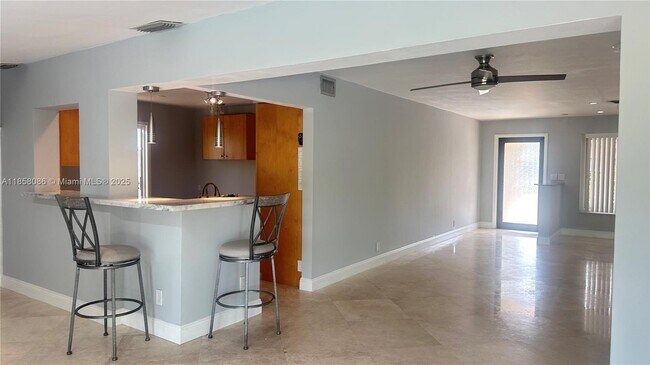 Foto del edificio - 5771 NE 19th Ter