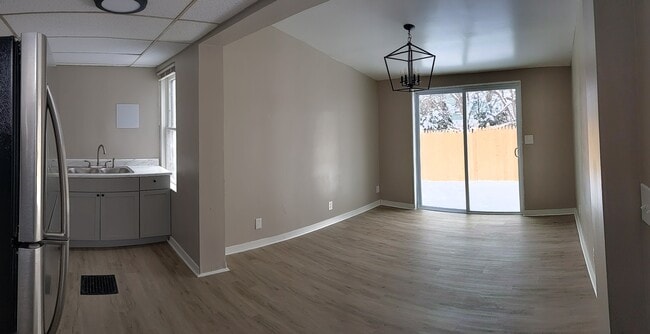 Building Photo - 309 Academy St