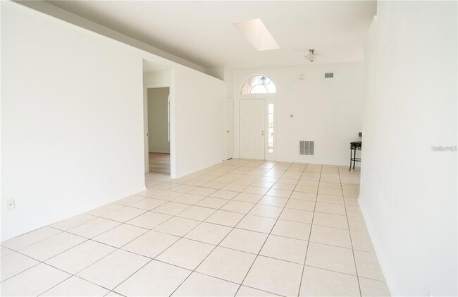 Foto del edificio - 151 Bluebrook Ct