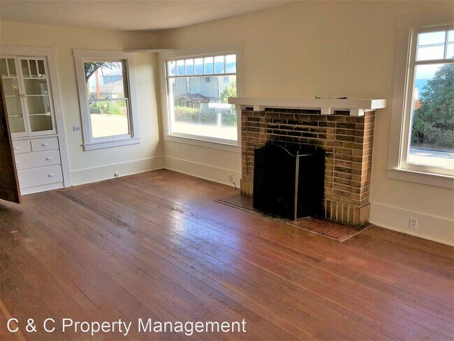 Foto del edificio - 2 br, 1 bath House - 901 Del Monte Blvd