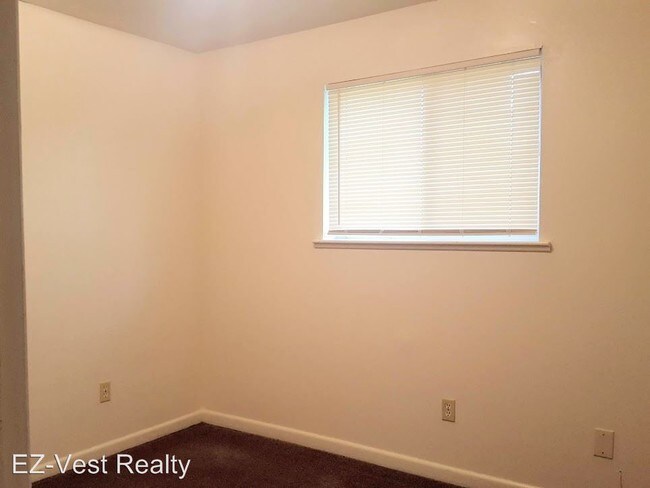 Building Photo - 4 br, 2.5 bath House - 348 Fox Hill Road