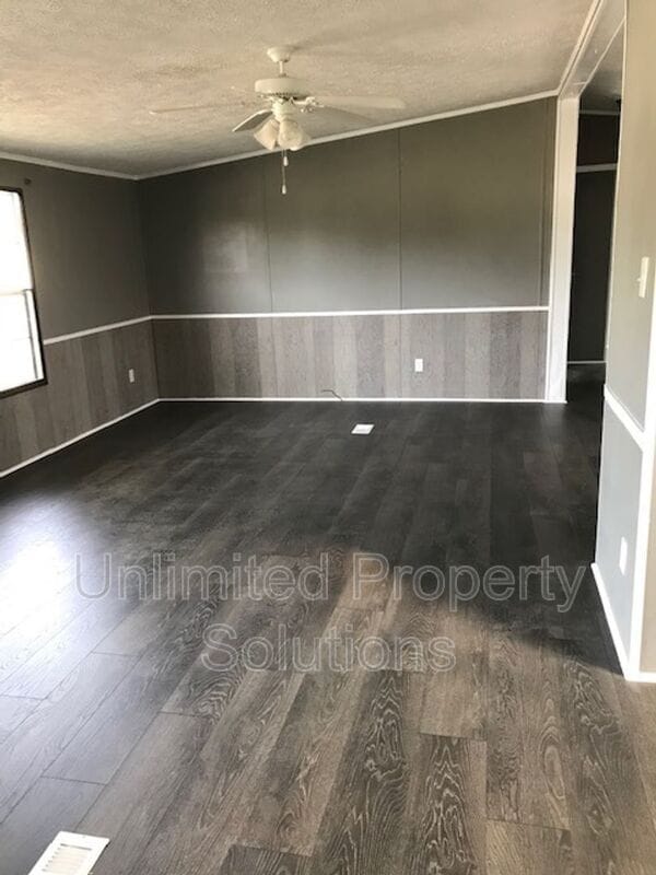 Building Photo - 6140 Carolina Beach Rd