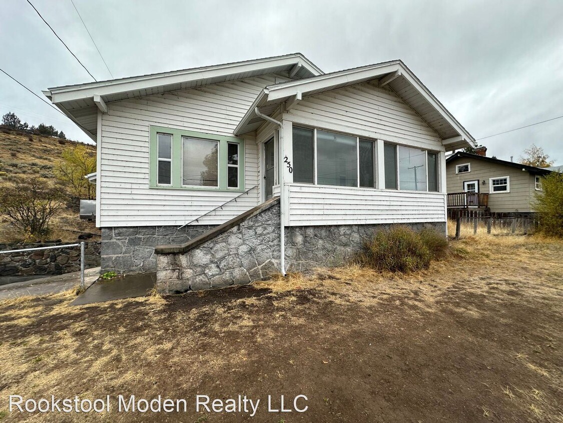 Primary Photo - 2 br, 1 bath House - 250 S Rogers