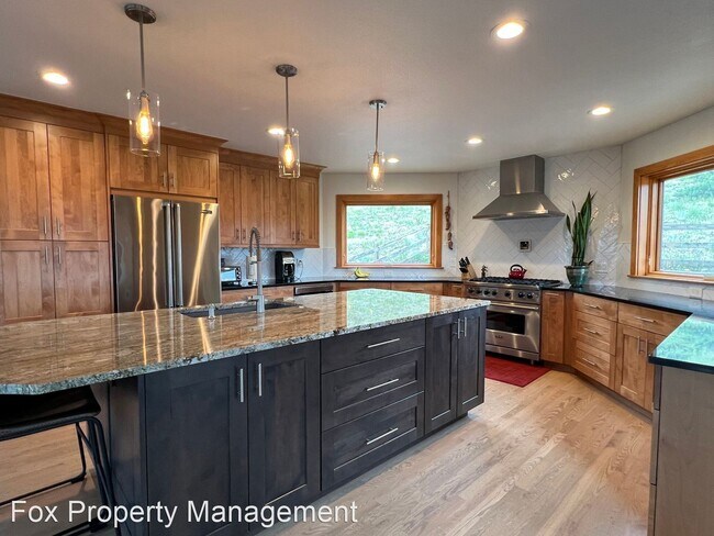 Foto del edificio - 4 br, 3.5 bath House - 816 Mountain View D...