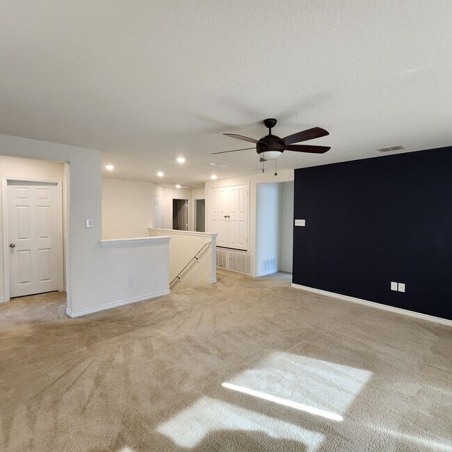 Foto del edificio - 330 Anchor