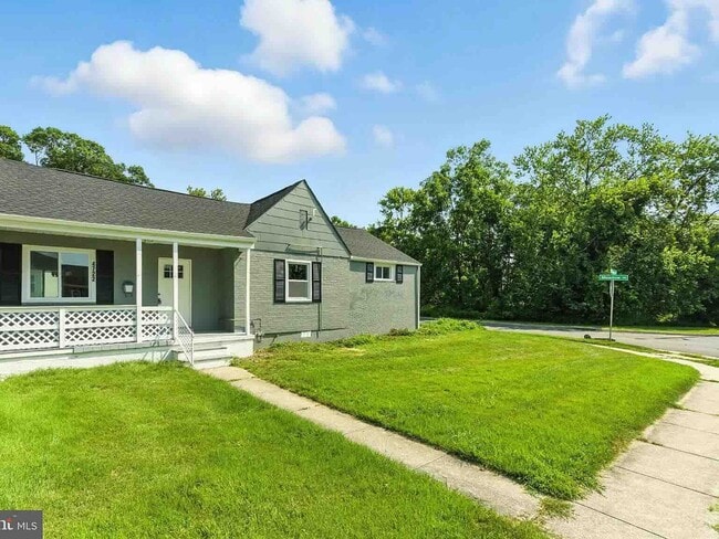 Building Photo - 4722 Raspe Ave