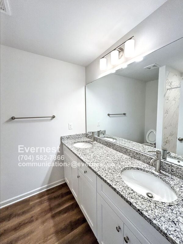 Building Photo - 505 N Linwood Ave