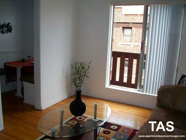 Foto del edificio - 3024 N Halsted St